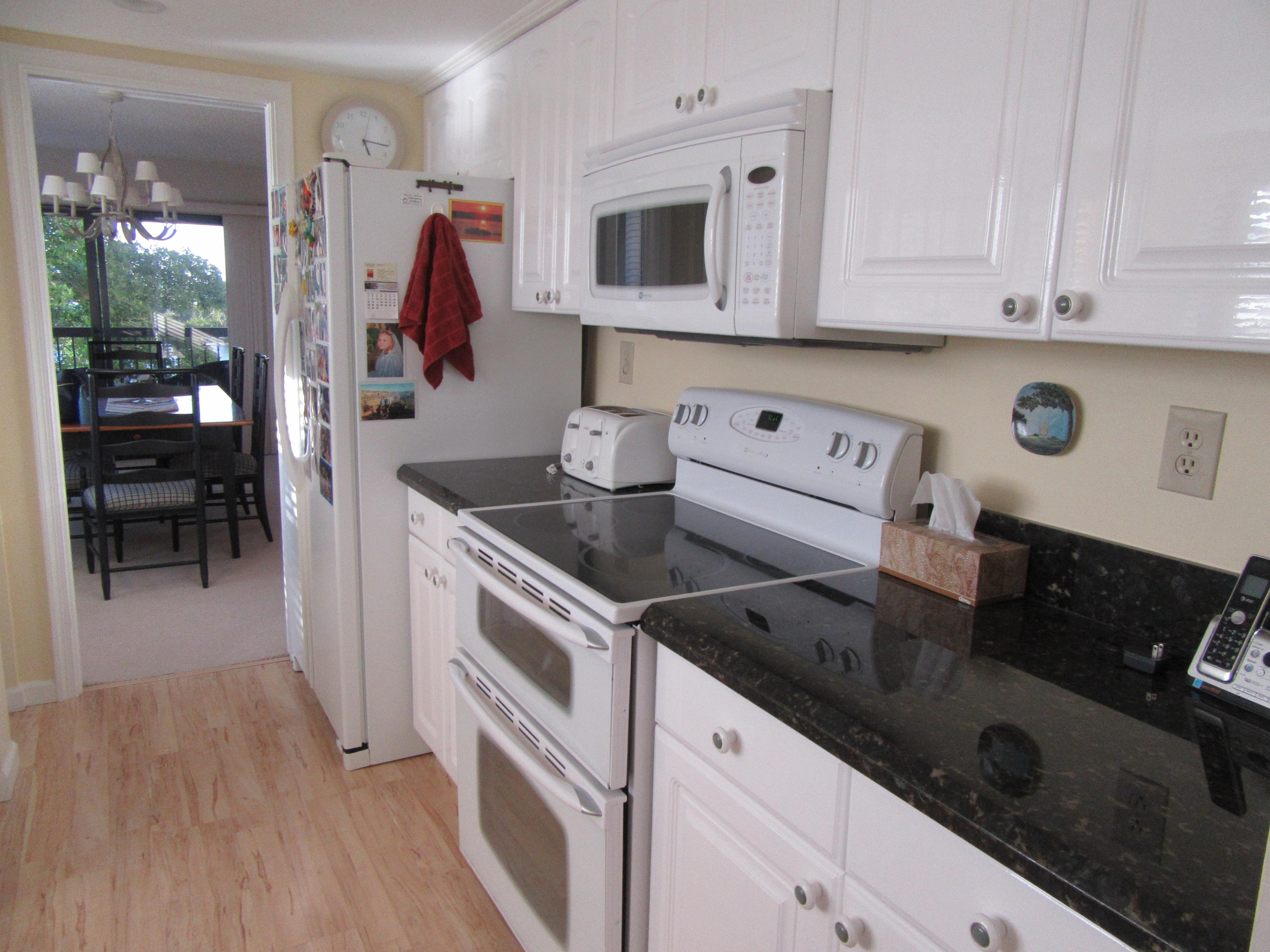 364 Golfview Road, Unit 401 North Palm Beach, FL 33408 - Photo 13 of 28 Kitchen