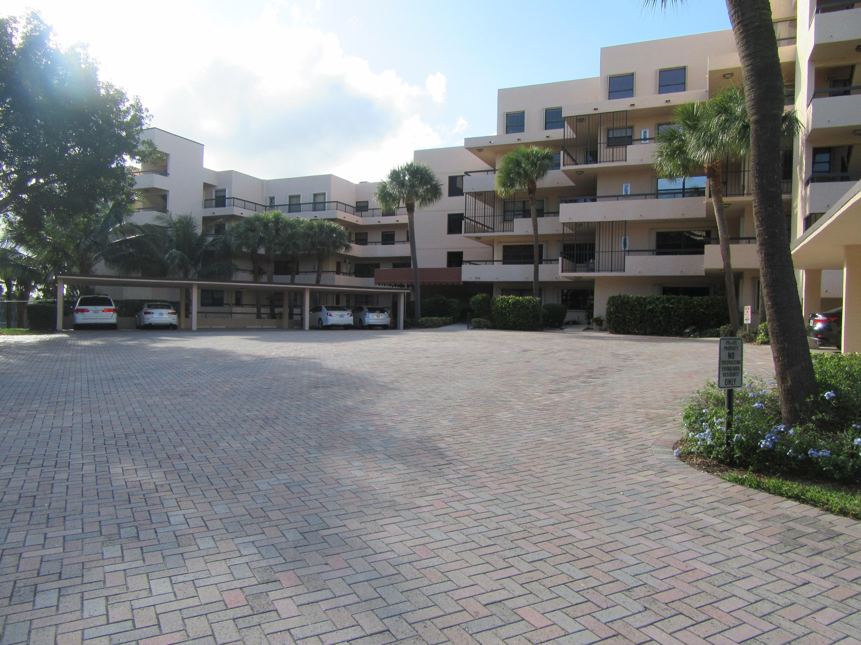 364 Golfview Road, Unit 401 North Palm Beach, FL 33408 - Photo 2 of 28 Everglades exterior