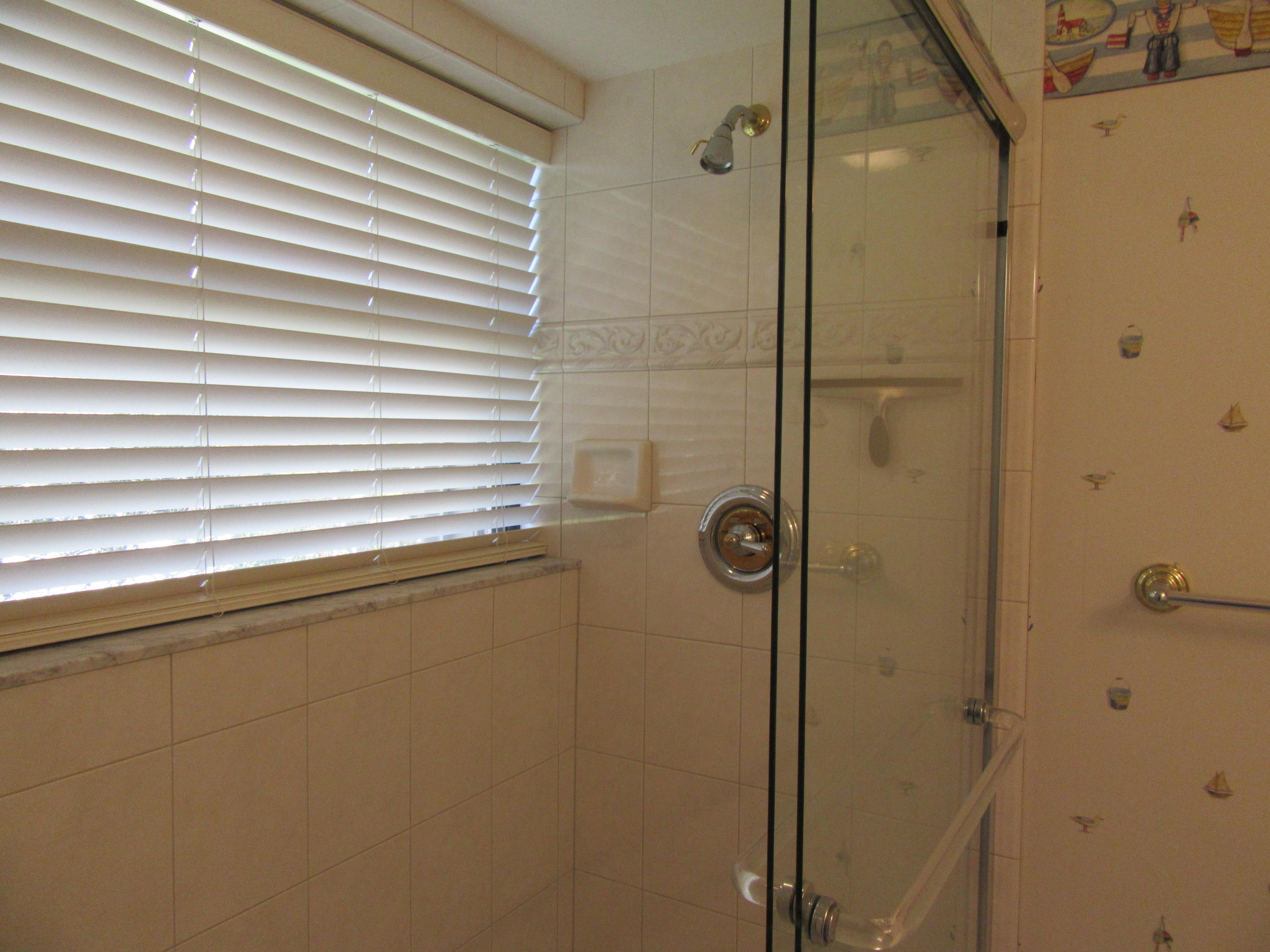 364 Golfview Road, Unit 401 North Palm Beach, FL 33408 - Photo 25 of 28 2nd bath shower