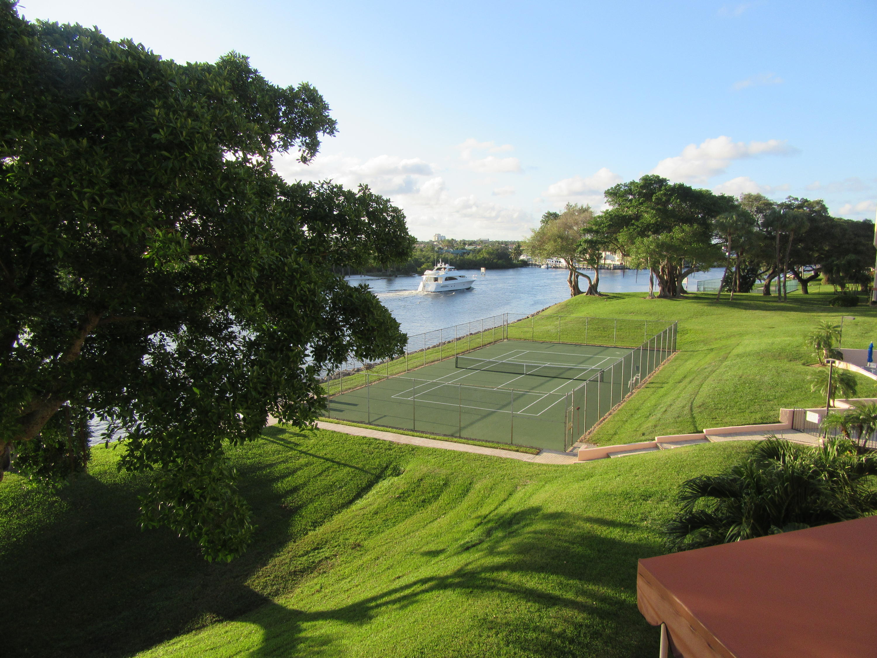 364 Golfview Road, Unit 401 North Palm Beach, FL 33408 - Photo 27 of 28 Balcony view