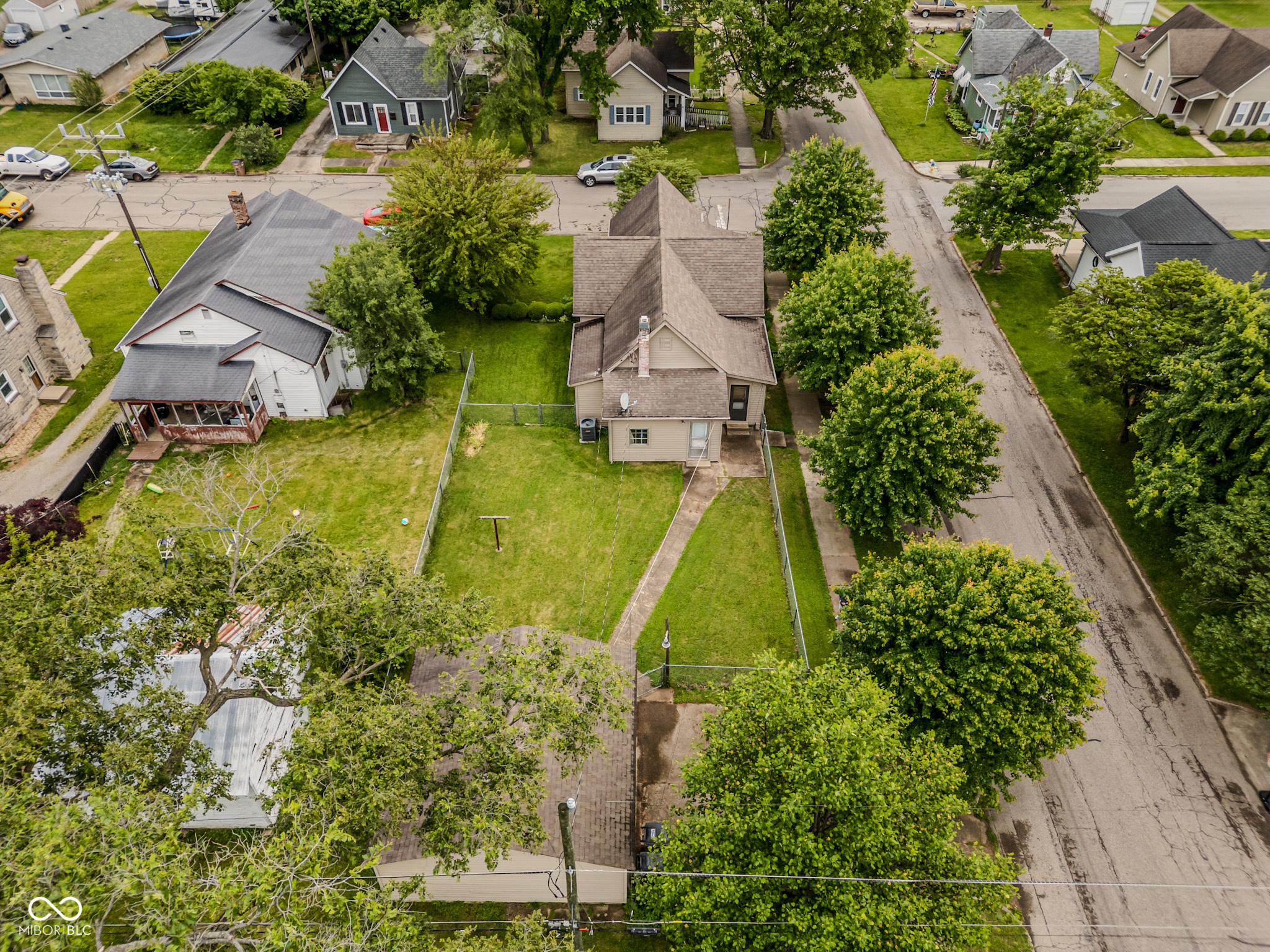 1902 Gilmore Street Columbus, IN 47201 - Photo 6 of 24
