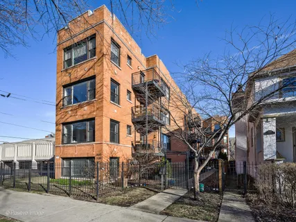 $479,000 | 2537 North Sawyer Avenue, Unit 3A, Chicago, IL 60647