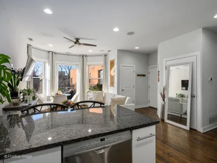 $479,000 | 2537 North Sawyer Avenue, Unit 3A, Chicago, IL 60647