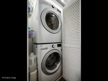 $479,000 | 2537 North Sawyer Avenue, Unit 3A, Chicago, IL 60647