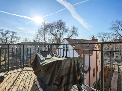 $479,000 | 2537 North Sawyer Avenue, Unit 3A, Chicago, IL 60647