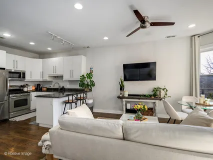 $479,000 | 2537 North Sawyer Avenue, Unit 3A, Chicago, IL 60647