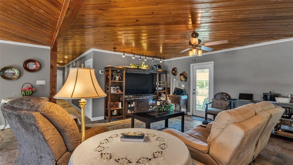 3830 Clubhouse Road Lakeland, FL 33812 - Photo 7 of 42