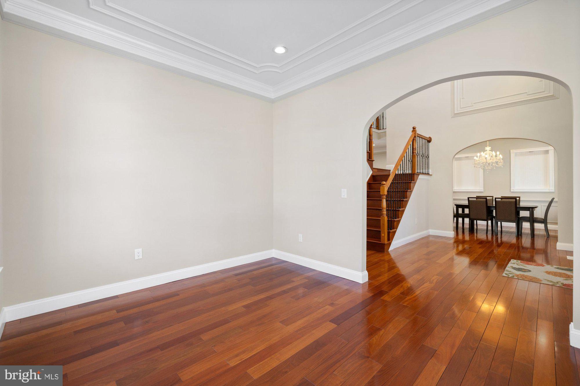 10102 Vale Road Vienna, VA 22181 - Photo 12 of 110