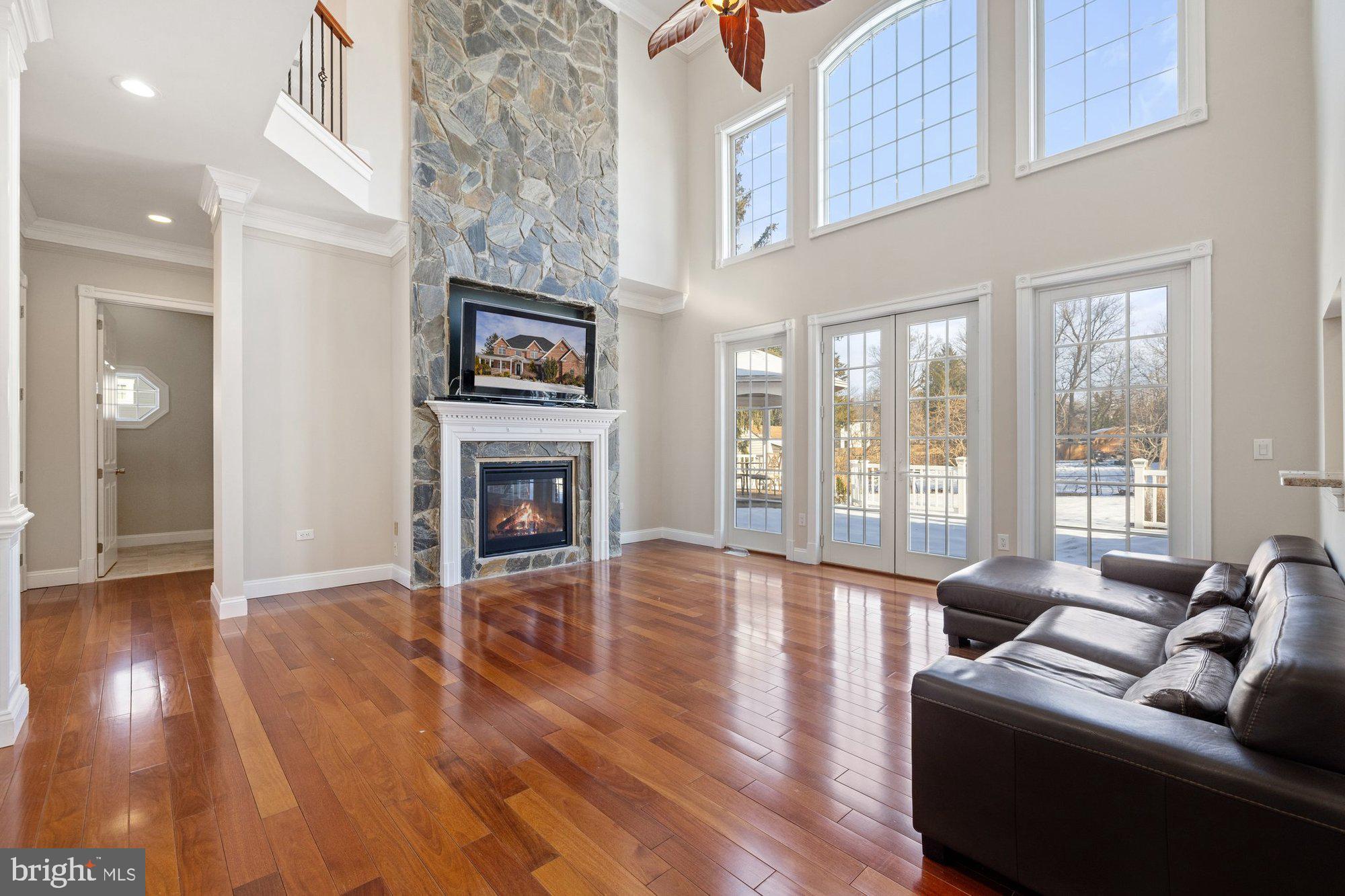 10102 Vale Road Vienna, VA 22181 - Photo 2 of 110