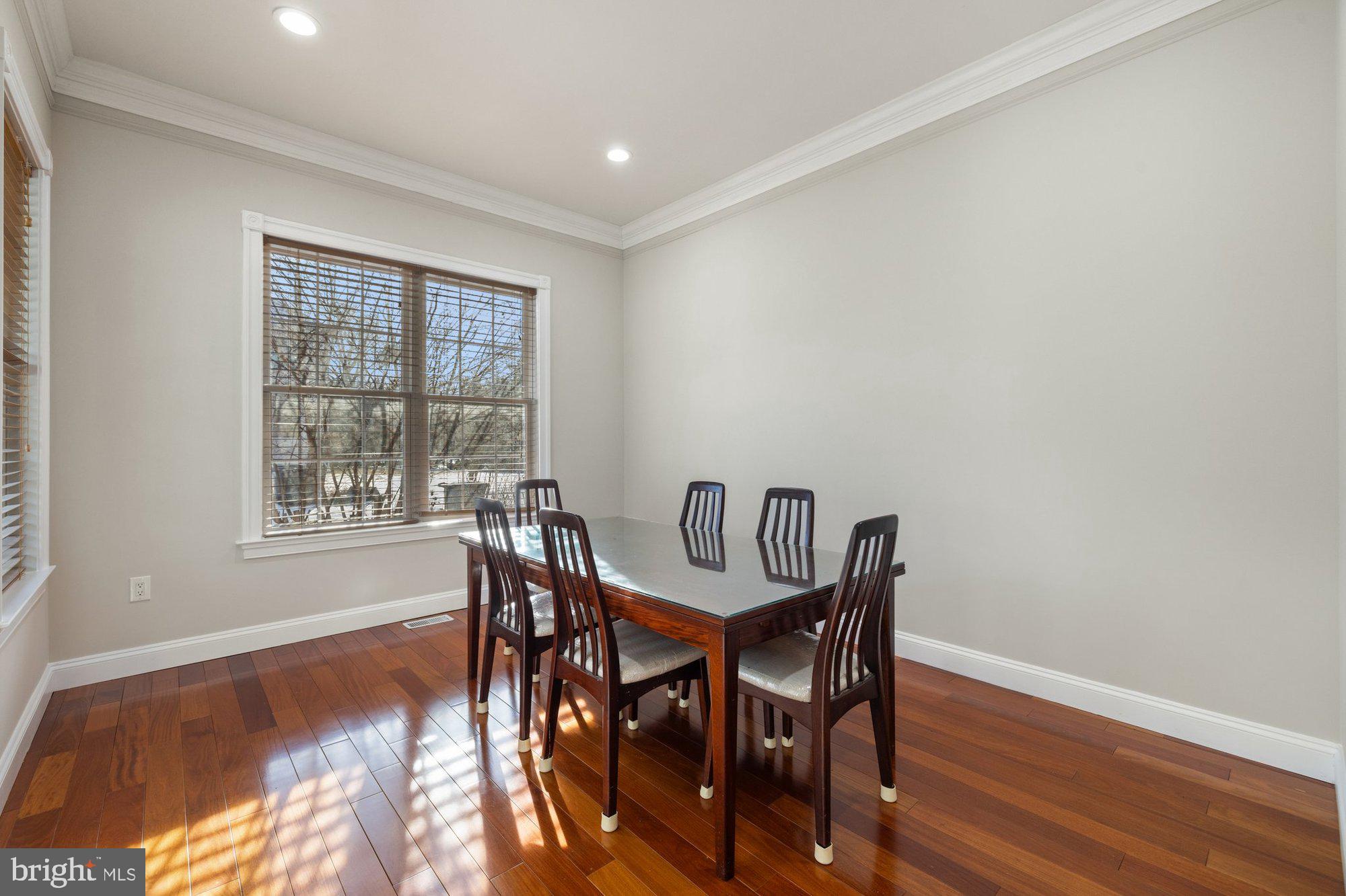 10102 Vale Road Vienna, VA 22181 - Photo 22 of 110