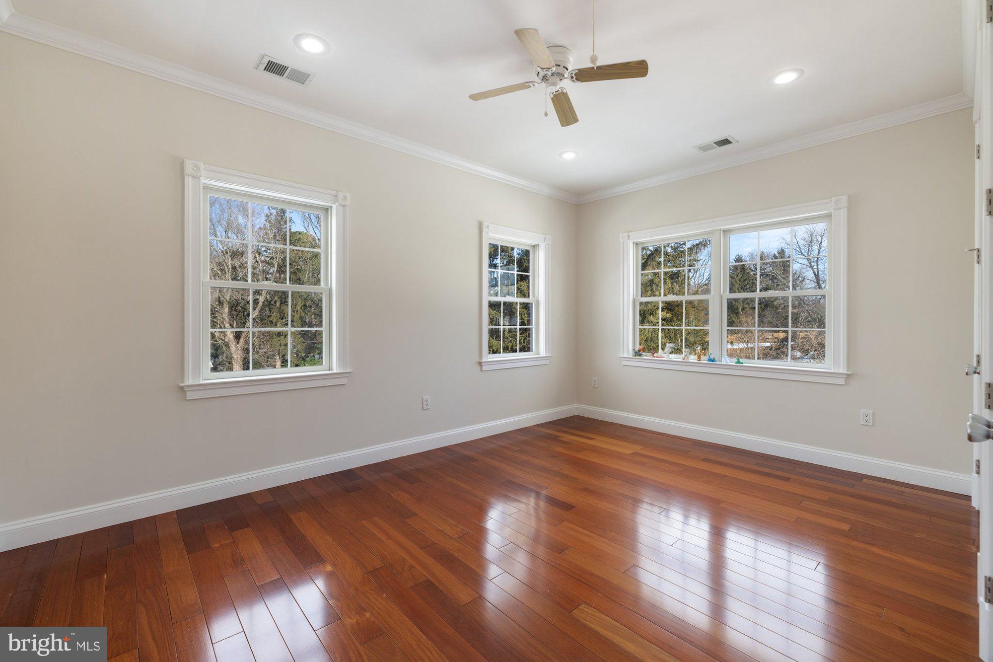 10102 Vale Road Vienna, VA 22181 - Photo 56 of 110