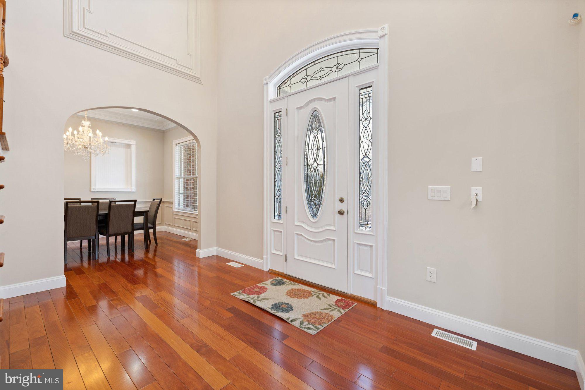 10102 Vale Road Vienna, VA 22181 - Photo 6 of 110