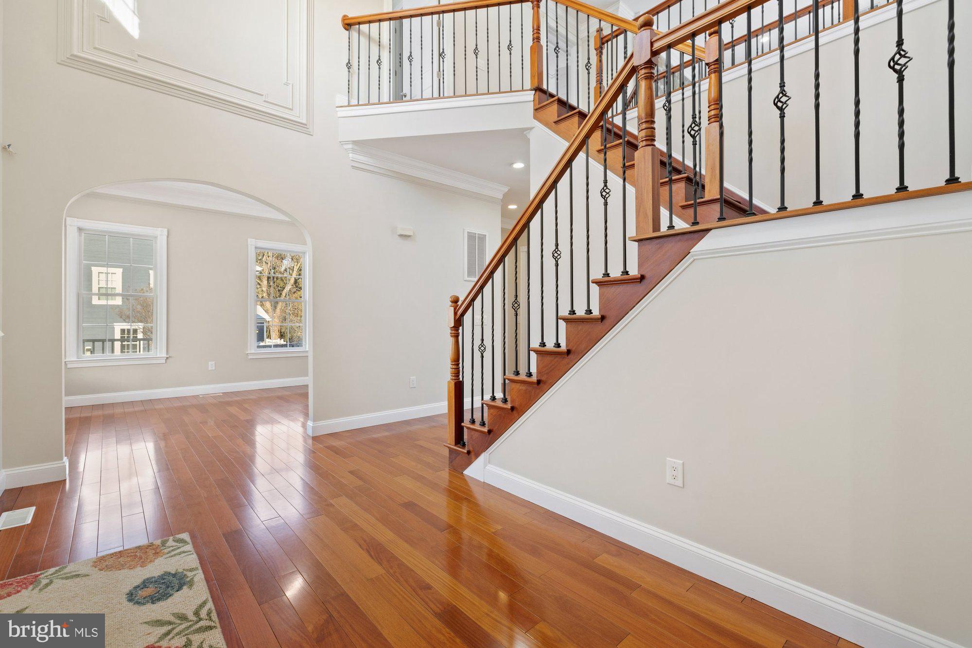 10102 Vale Road Vienna, VA 22181 - Photo 8 of 110