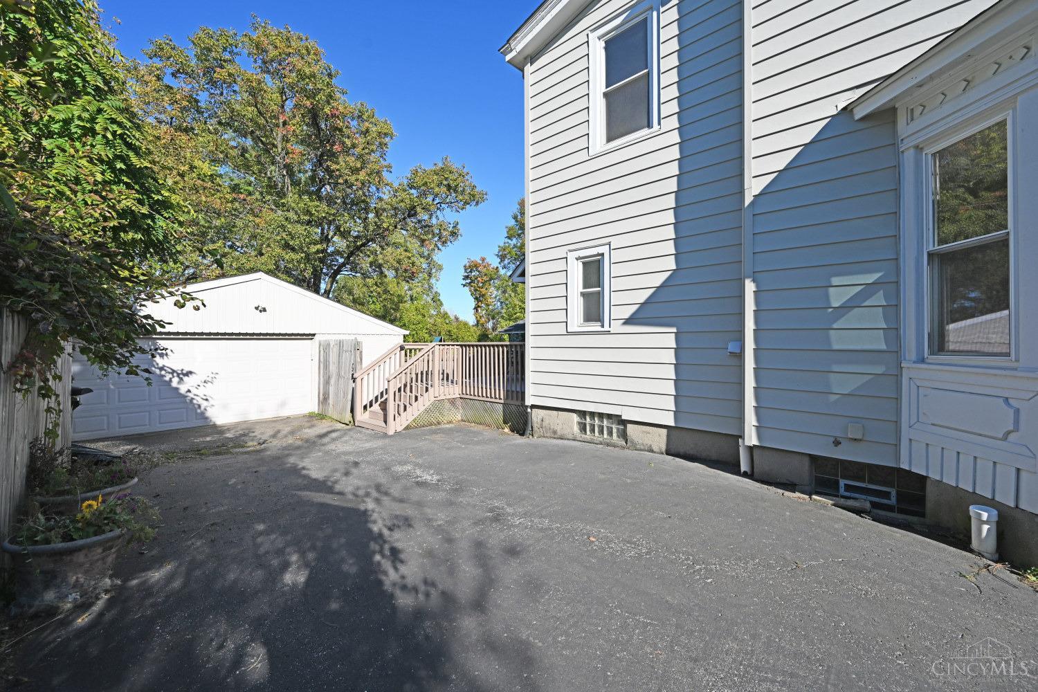 2550 Ridgeland Place Cincinnati, OH 45212 - Photo 33 of 39 Gallery Image 33