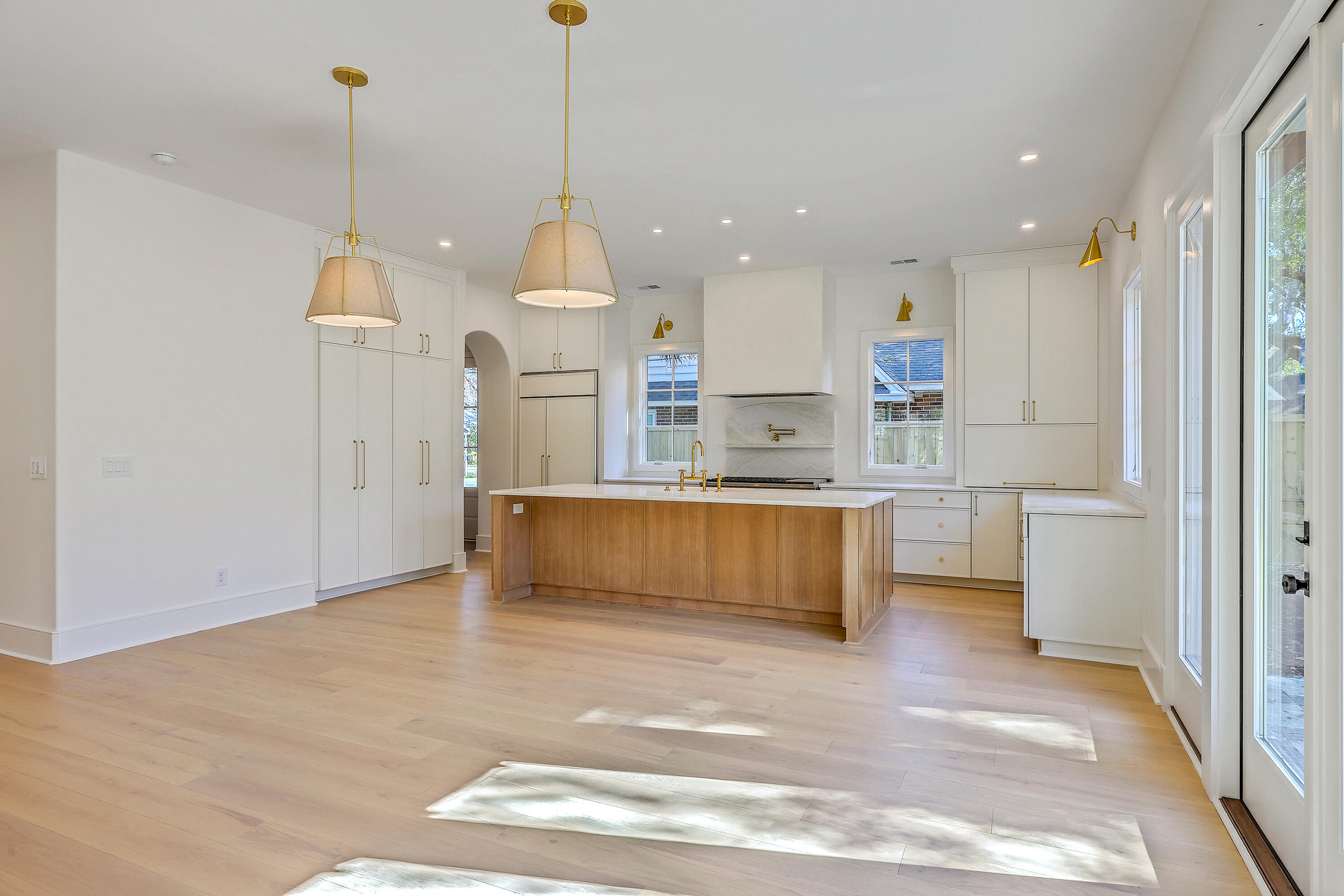 755 Adluh Street Mount Pleasant, SC 29464 - Photo 15 of 64 Dining kitchen