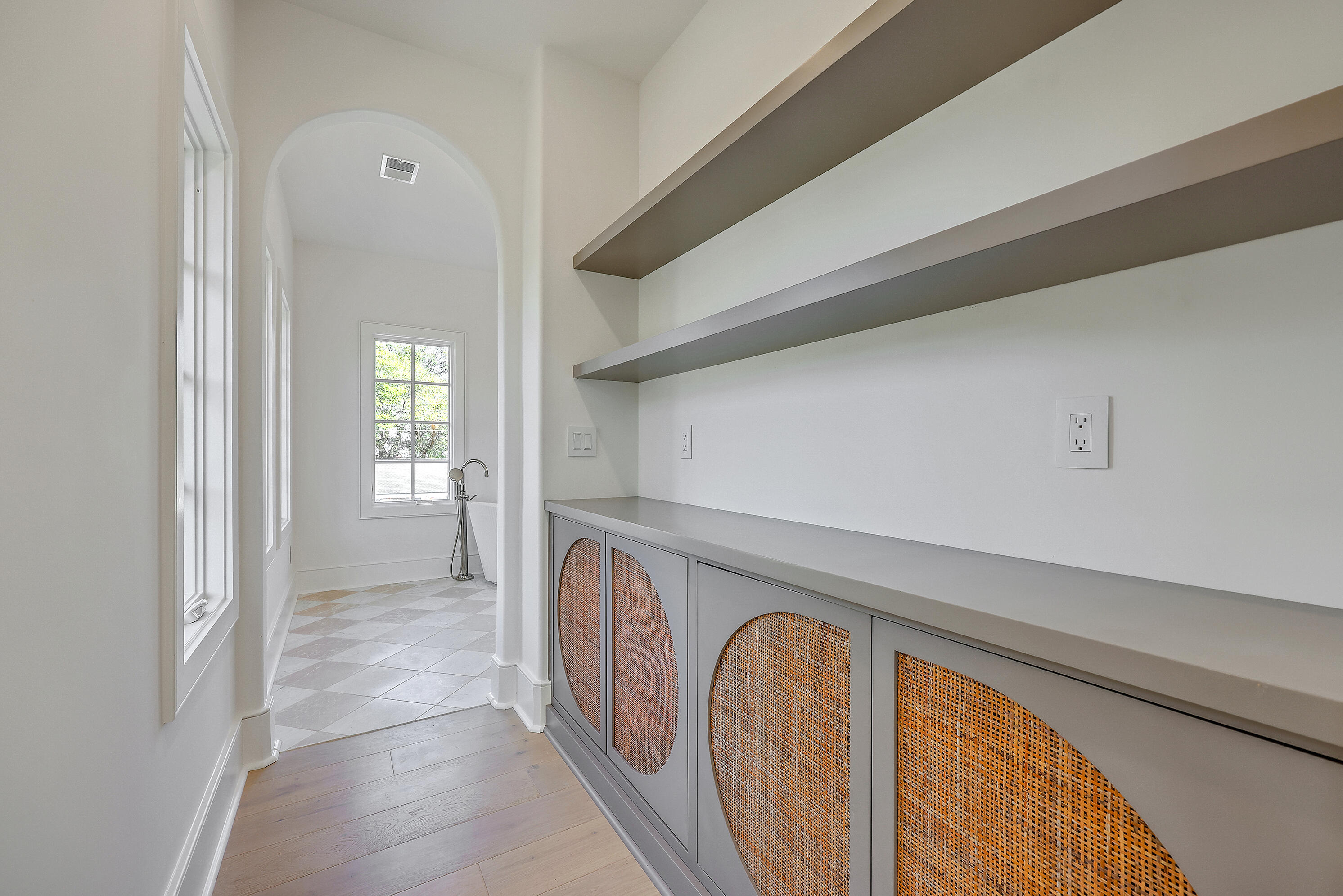 755 Adluh Street Mount Pleasant, SC 29464 - Photo 56 of 64 Master Linen