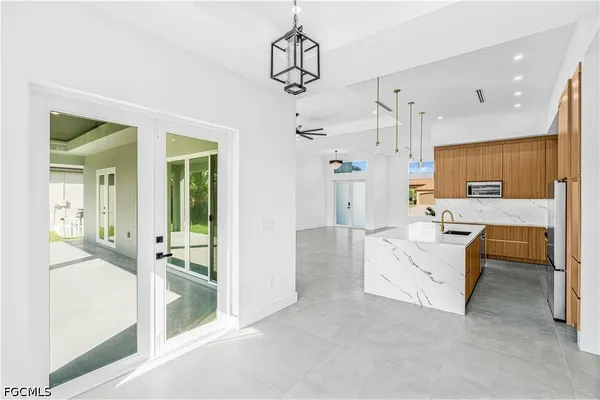 $3,000 | 512 Northwest 35th Place, Cape Coral, FL 33993