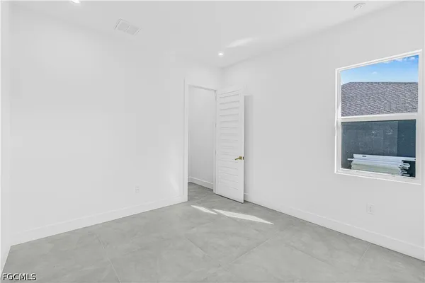 $3,000 | 512 Northwest 35th Place, Cape Coral, FL 33993