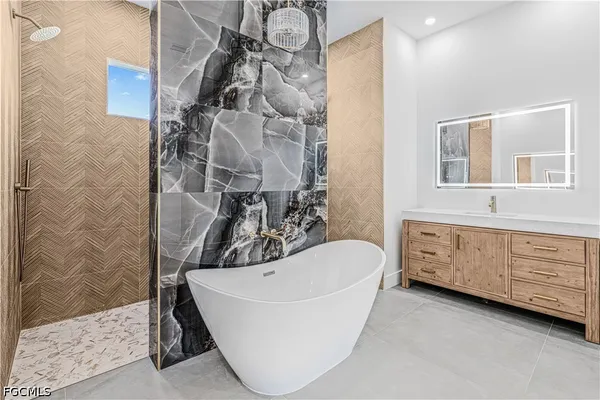 $3,000 | 512 Northwest 35th Place, Cape Coral, FL 33993