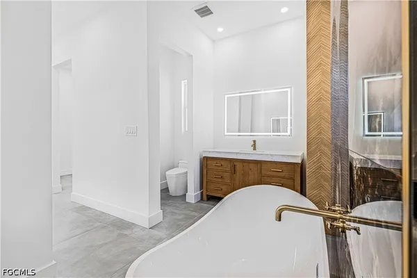 $3,000 | 512 Northwest 35th Place, Cape Coral, FL 33993