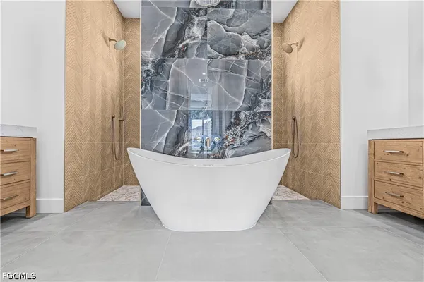 $3,000 | 512 Northwest 35th Place, Cape Coral, FL 33993