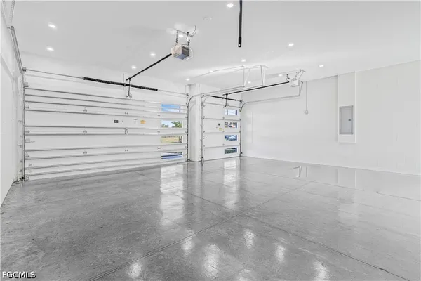 $3,000 | 512 Northwest 35th Place, Cape Coral, FL 33993