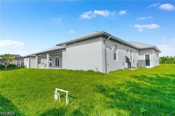 $3,000 | 512 Northwest 35th Place, Cape Coral, FL 33993