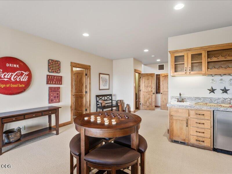 360 Vista Rim Drive Redmond, OR 97756 - Photo 81 of 147
