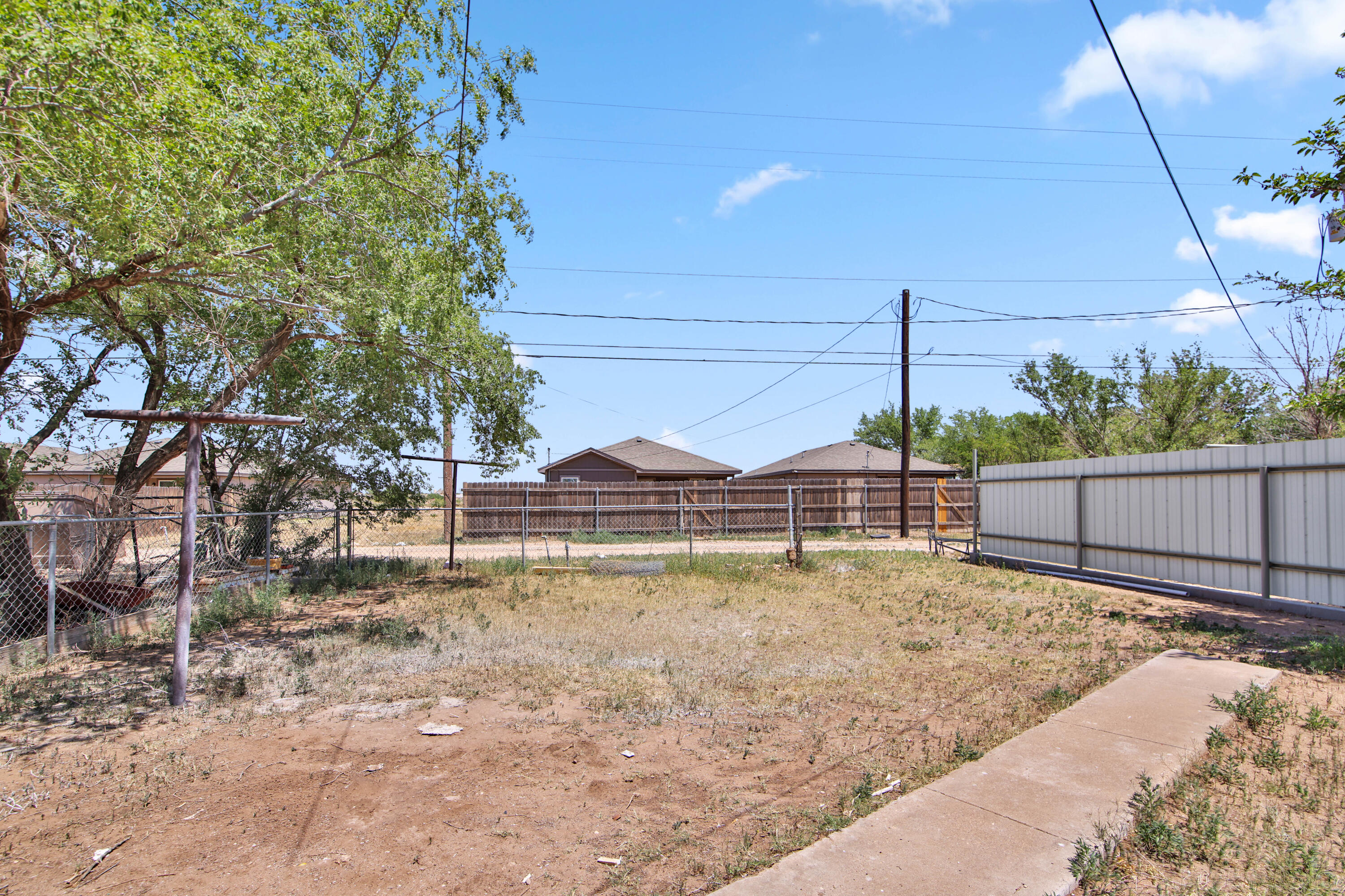 312 North Avenue R Lubbock, TX 79415 - Photo 25 of 26 a view of a backyard of the house