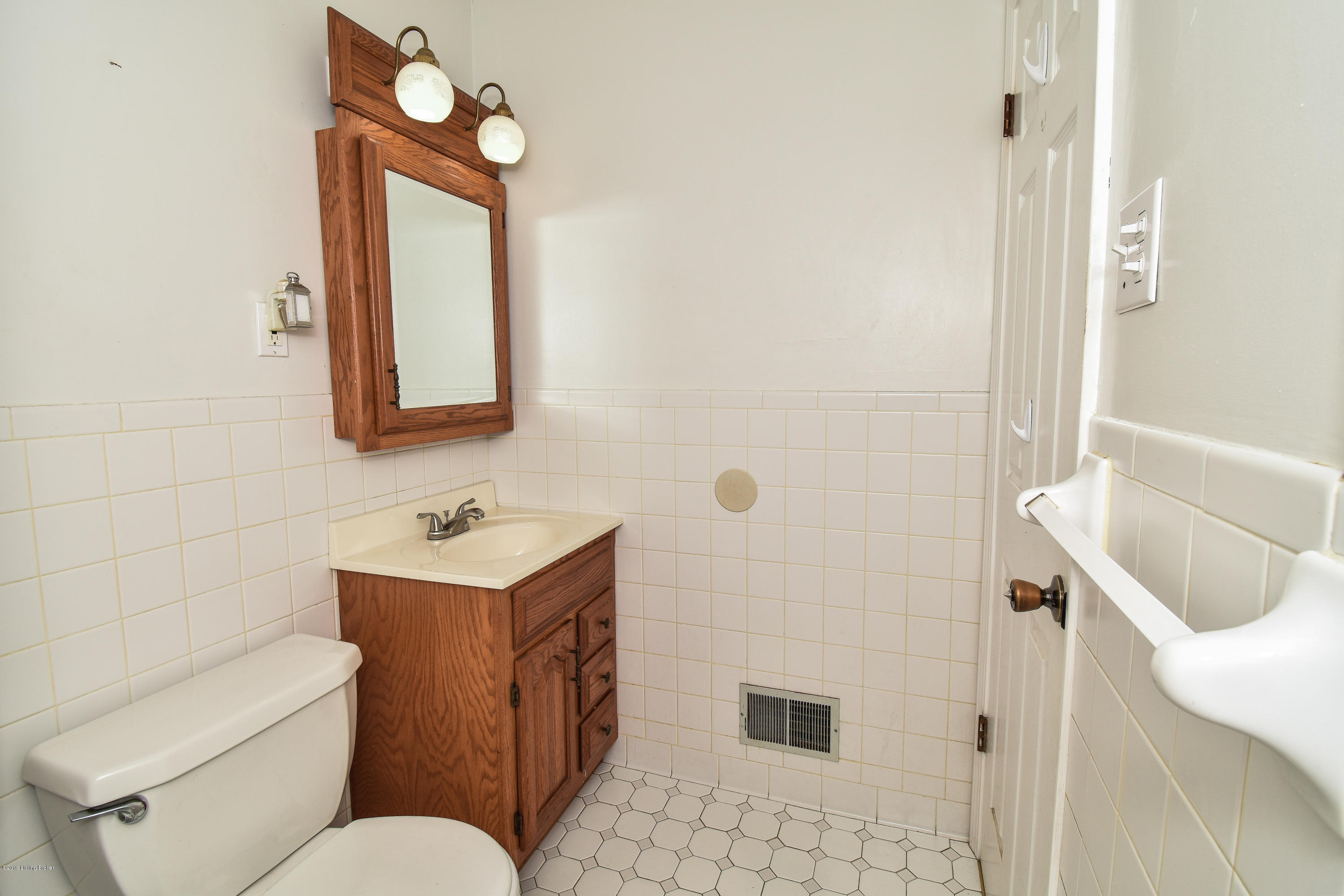7703 Terry Road Louisville, KY 40258 - Photo 16 of 66 DSC_0041