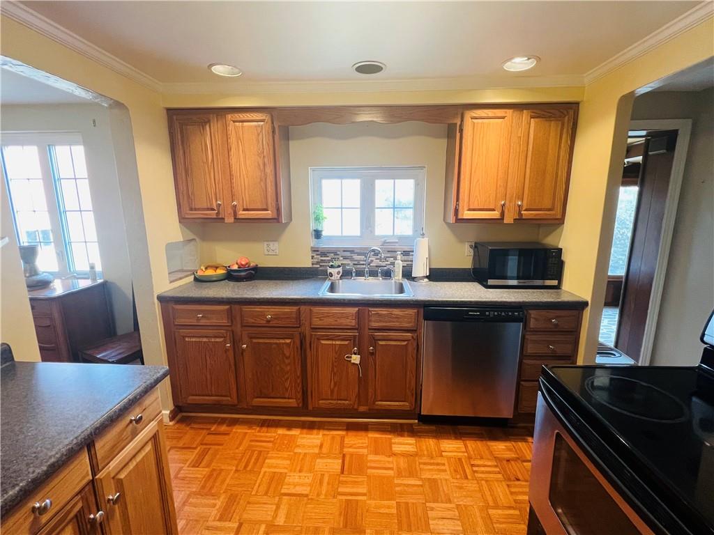153 Fairfax Road Pittsburgh, PA 15221 - Photo 13 of 32 Gallery Image 13