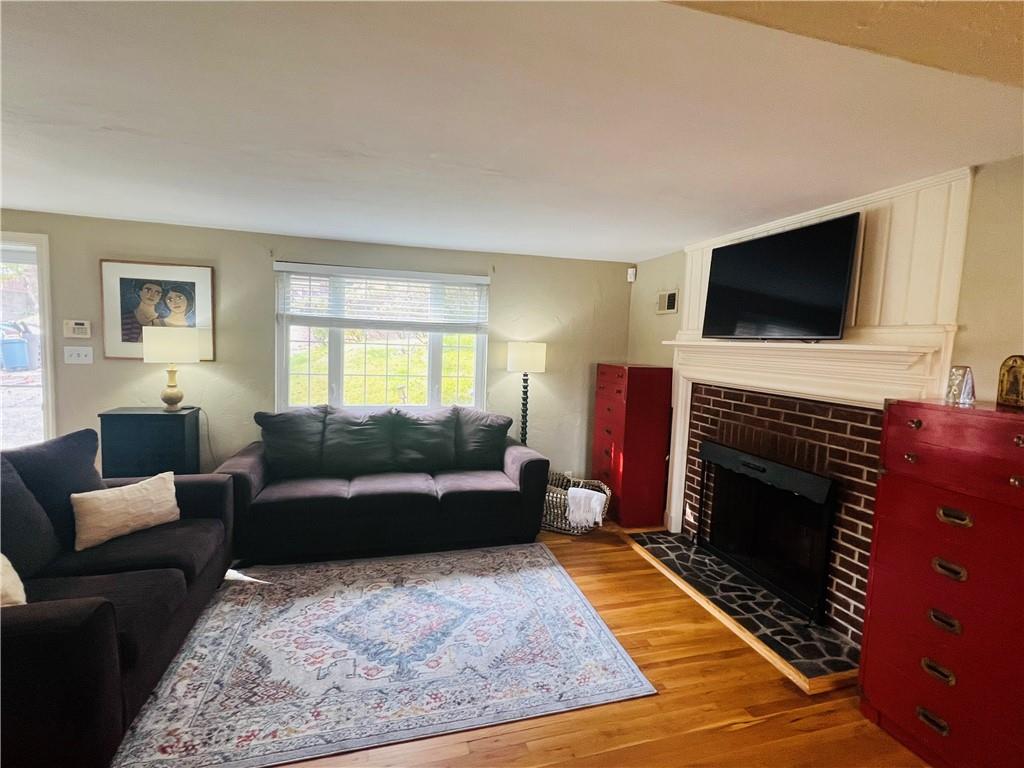 153 Fairfax Road Pittsburgh, PA 15221 - Photo 3 of 32 Gallery Image 3