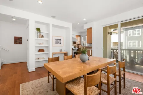 $1,595,000 | 6011 South Dawn Creek, Unit 1, Playa Vista, CA 90094