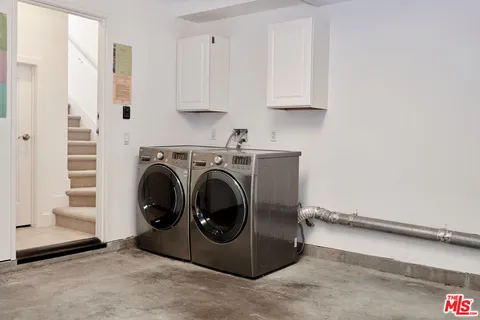 $1,595,000 | 6011 South Dawn Creek, Unit 1, Playa Vista, CA 90094