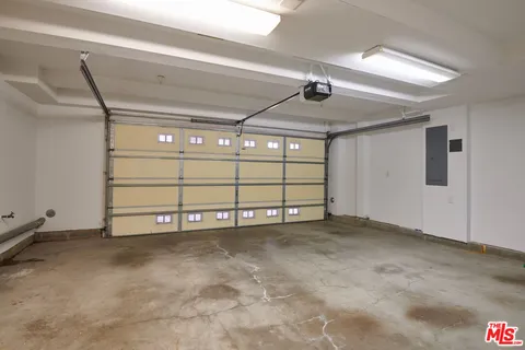 $1,595,000 | 6011 South Dawn Creek, Unit 1, Playa Vista, CA 90094