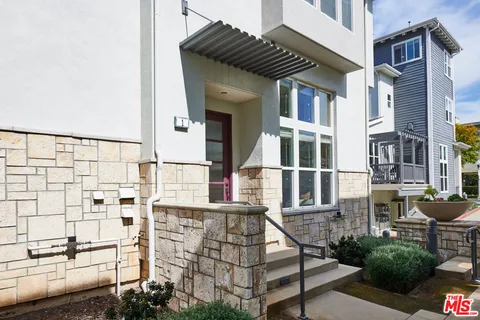 $1,595,000 | 6011 South Dawn Creek, Unit 1, Playa Vista, CA 90094