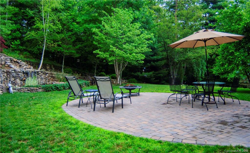 445 Macedonia Road Saluda, NC 28773 - Photo 5 of 31 Gallery Image 5