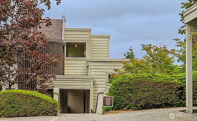 $375,000 | 7435 Old Redmond Road, Unit 325, Redmond, WA 98052