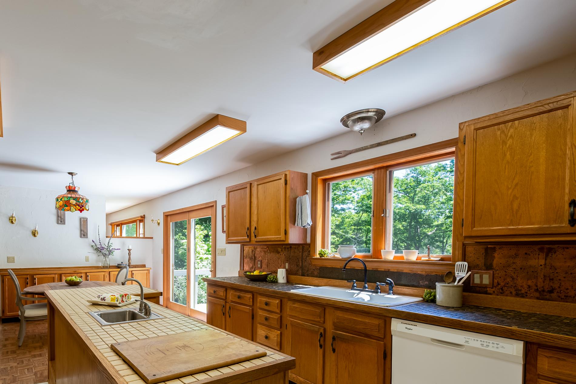 40 Perry Lane Harpswell, ME 04079 - Photo 10 of 37 Large Kitchen