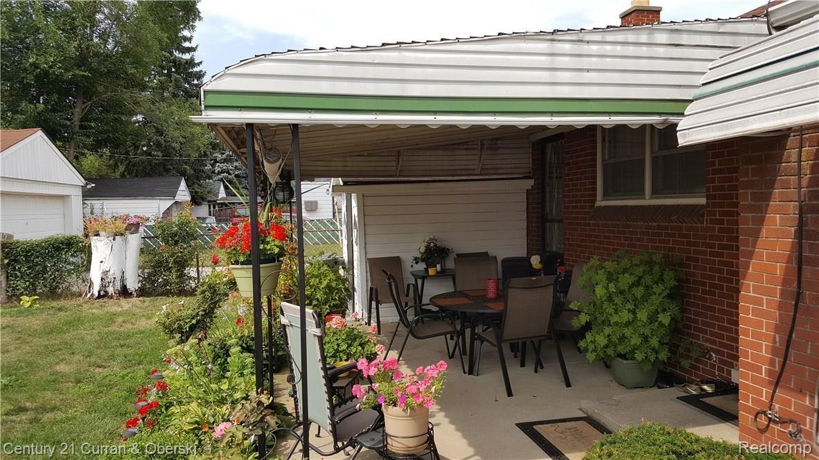 20271 Burt Road Detroit, MI 48219 - Photo 6 of 41 COVERED PATIO