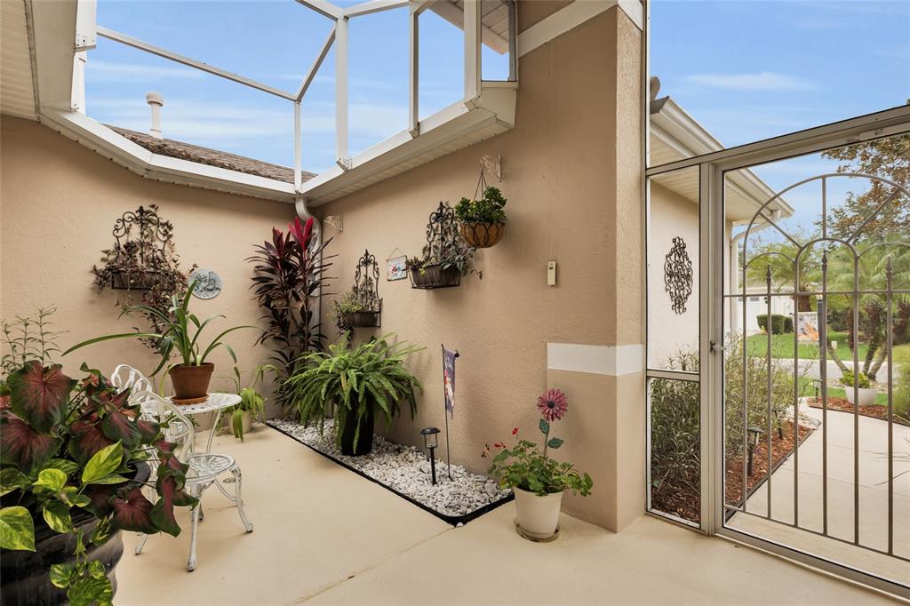 5138 Indian Ocean Loop Tavares, FL 32778 - Photo 6 of 35 a front view of a house