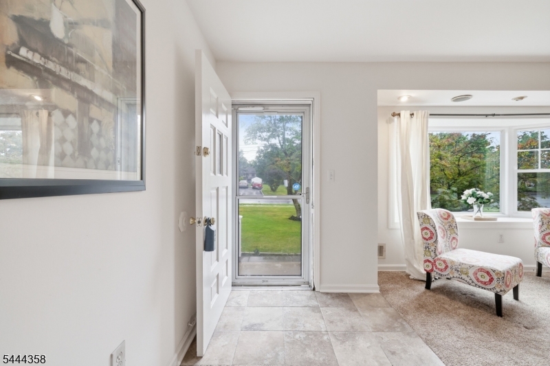 264 Vanderveer Road Bridgewater, NJ 08807 - Photo 4 of 25