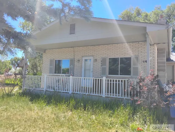 $299,900 | 840 665 East, Basalt, ID 83218