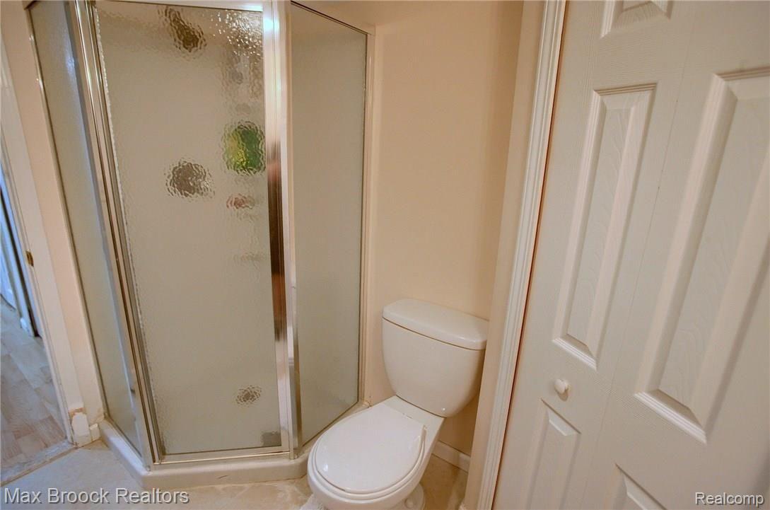 2482 Wickfield Road West Bloomfield, MI 48323 - Photo 33 of 40 Finished_Lower_Level_Bathroom_II.jpg