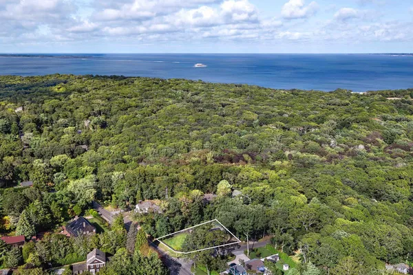 $1,249,000 | 3 Chapel Lane, East Hampton, NY 11937