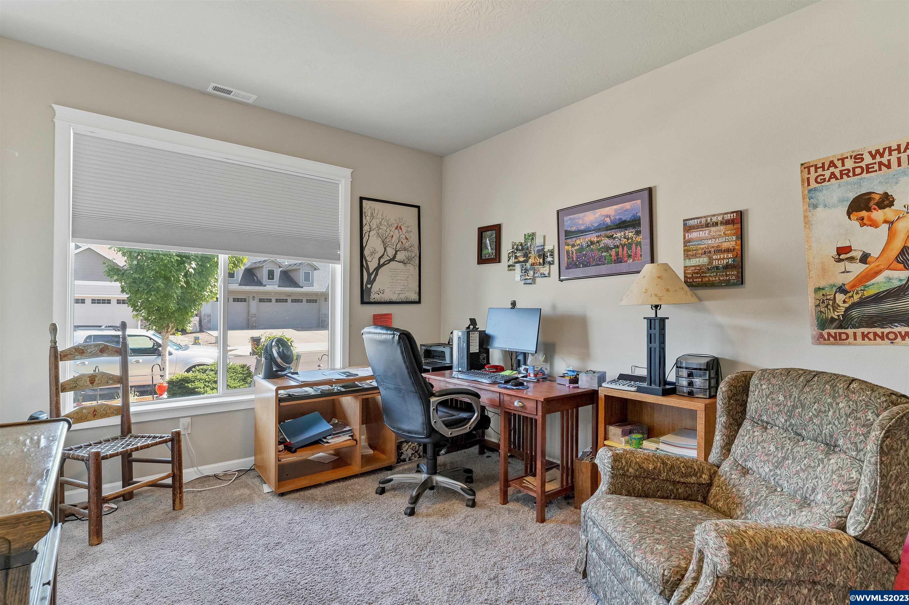 2330 Robbins Way Lebanon, OR 97355 - Photo 6 of 37 Gallery Image 6