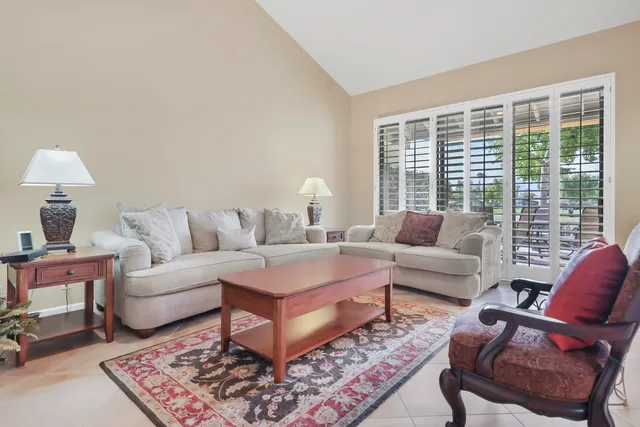 $575,000 | 241 Bouquet Canyon Drive, Palm Desert, CA 92211