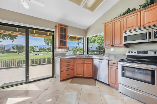 $575,000 | 241 Bouquet Canyon Drive, Palm Desert, CA 92211