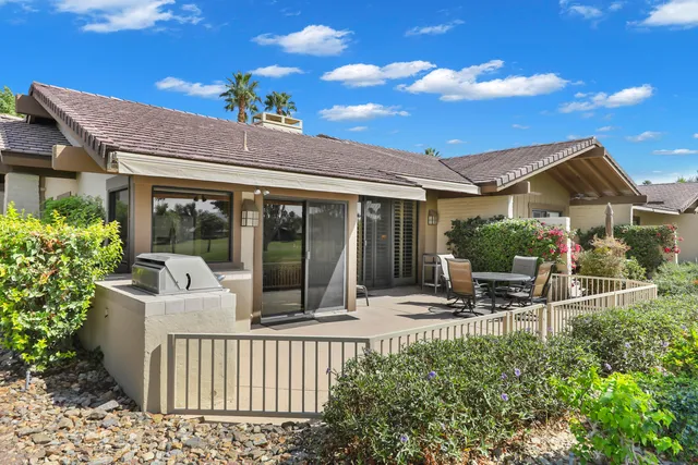 $575,000 | 241 Bouquet Canyon Drive, Palm Desert, CA 92211