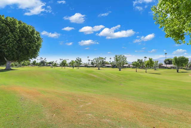 $575,000 | 241 Bouquet Canyon Drive, Palm Desert, CA 92211